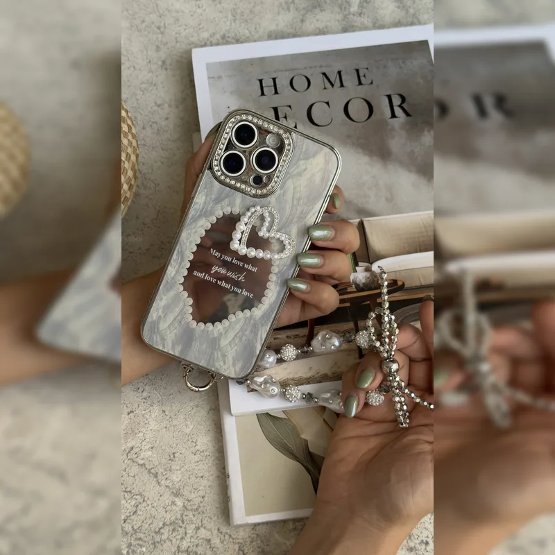 قلب مرواریدی آینه ای محافظ لنز همراه بند Pearl Mirror Heart LensGuard Strap 1