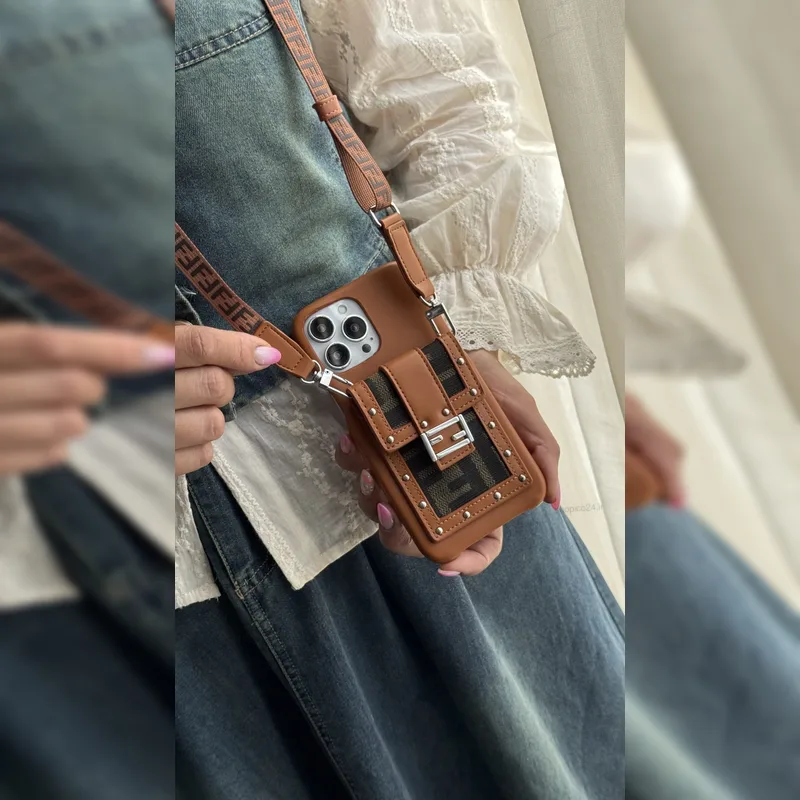 فندی جاکارتی قفل فلزی همراه بند Fendi Metal Lock Card Slot With Strap 3