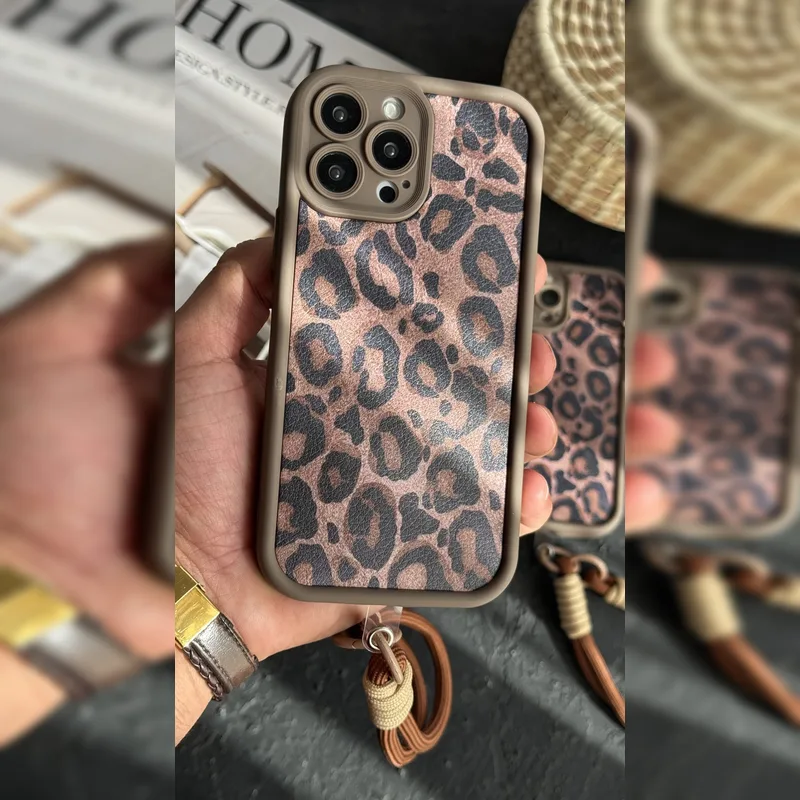پلنگی قهوه ای همراه بند Brown Leopard With Strap 5